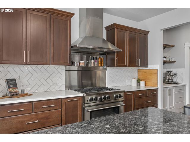 956 N NOBLE Loop, Ridgefield, WA 98642