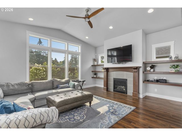 956 N NOBLE Loop, Ridgefield, WA 98642