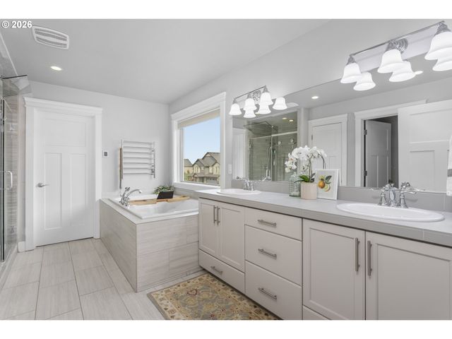 956 N NOBLE Loop, Ridgefield, WA 98642