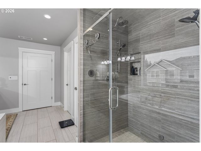956 N NOBLE Loop, Ridgefield, WA 98642