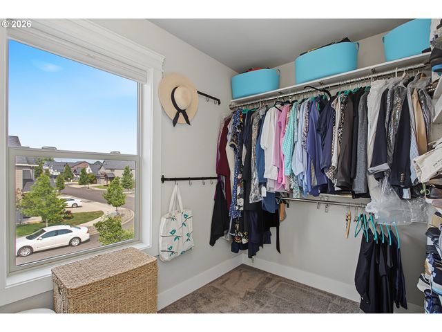 956 N NOBLE Loop, Ridgefield, WA 98642