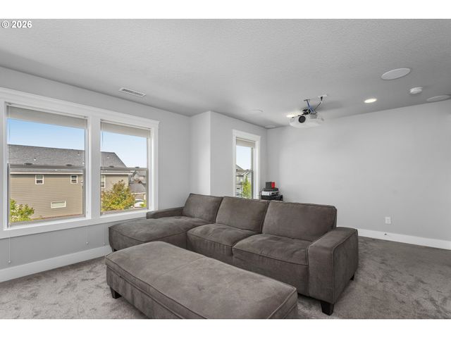 956 N NOBLE Loop, Ridgefield, WA 98642