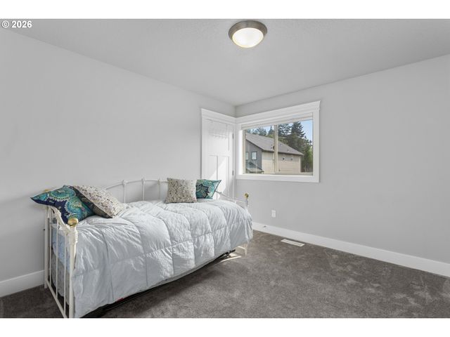 956 N NOBLE Loop, Ridgefield, WA 98642
