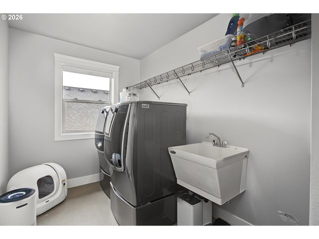 956 N NOBLE Loop, Ridgefield, WA 98642