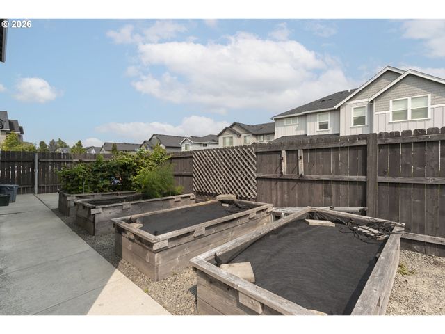 956 N NOBLE Loop, Ridgefield, WA 98642