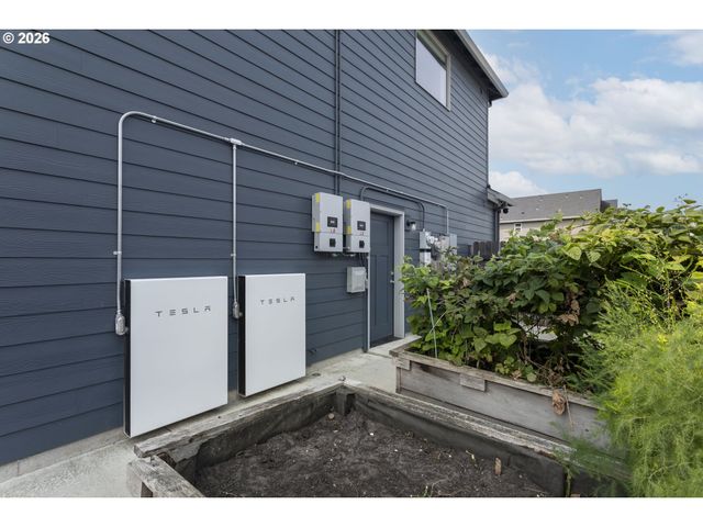 956 N NOBLE Loop, Ridgefield, WA 98642