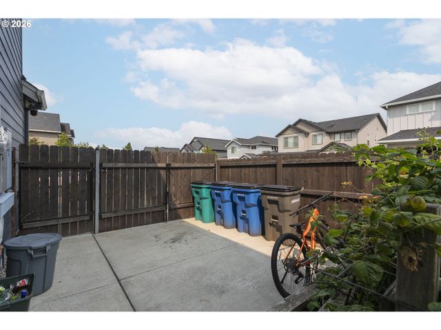956 N NOBLE Loop, Ridgefield, WA 98642
