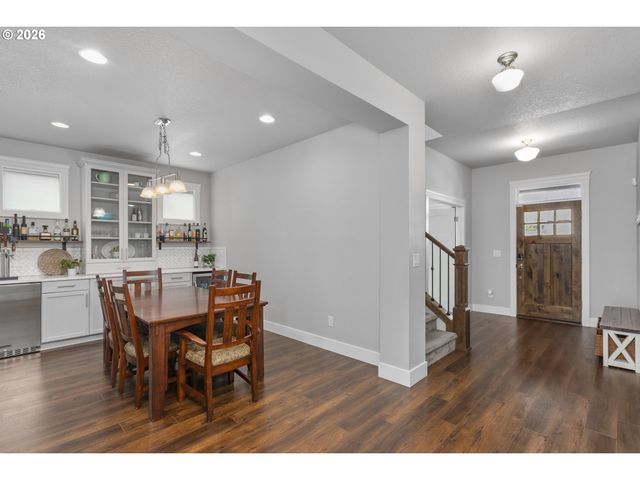 956 N NOBLE Loop, Ridgefield, WA 98642