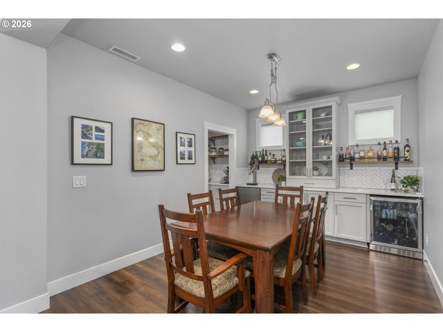 956 N NOBLE Loop, Ridgefield, WA 98642