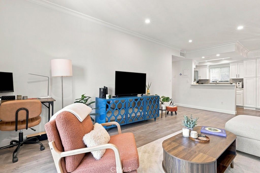 1517 E Garfield 84, Glendale, CA 91205
