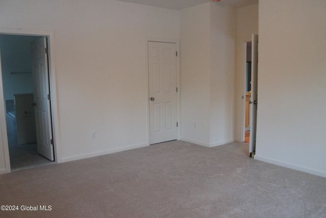 21 Jack Drive, Halfmoon, NY 12118