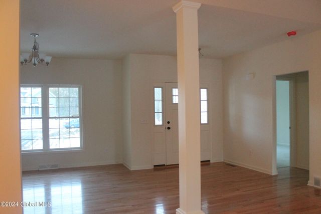 21 Jack Drive, Halfmoon, NY 12118