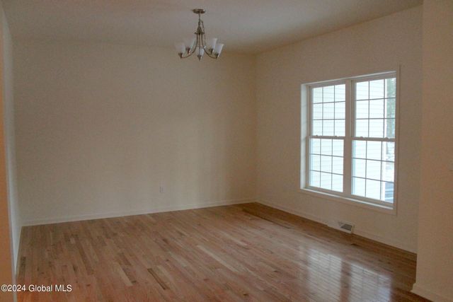 21 Jack Drive, Halfmoon, NY 12118