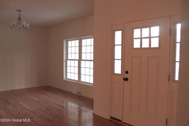 21 Jack Drive, Halfmoon, NY 12118