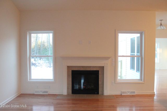 21 Jack Drive, Halfmoon, NY 12118