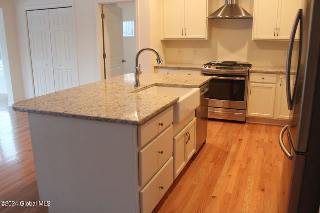 21 Jack Drive, Halfmoon, NY 12118