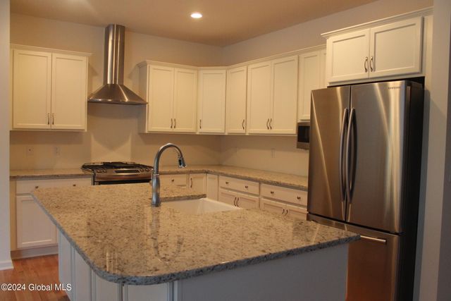 21 Jack Drive, Halfmoon, NY 12118