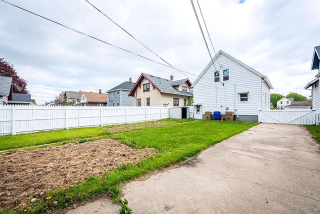 3834 Sheridan ROAD, Kenosha, WI 53140