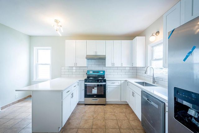 3834 Sheridan ROAD, Kenosha, WI 53140