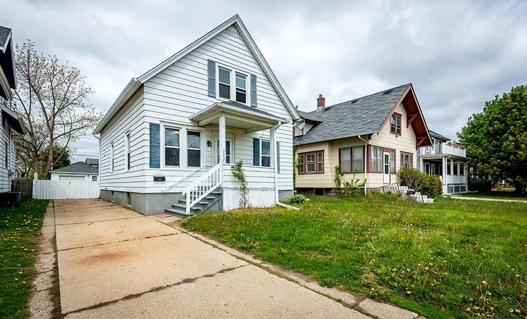 3834 Sheridan ROAD, Kenosha, WI 53140