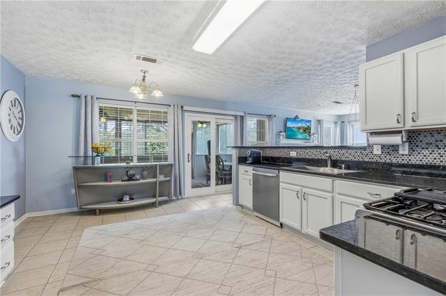 3339 Hillside Links Drive, Snellville, GA 30039