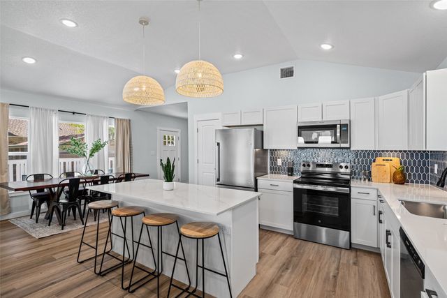 712 W Lake Drive, Weatherford, TX 76087