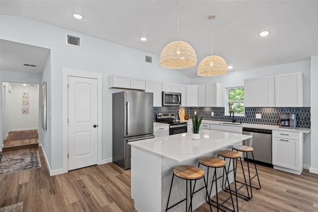 712 W Lake Drive, Weatherford, TX 76087