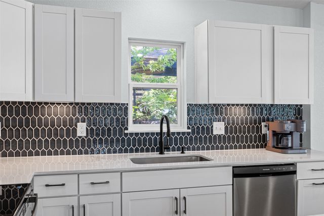 712 W Lake Drive, Weatherford, TX 76087