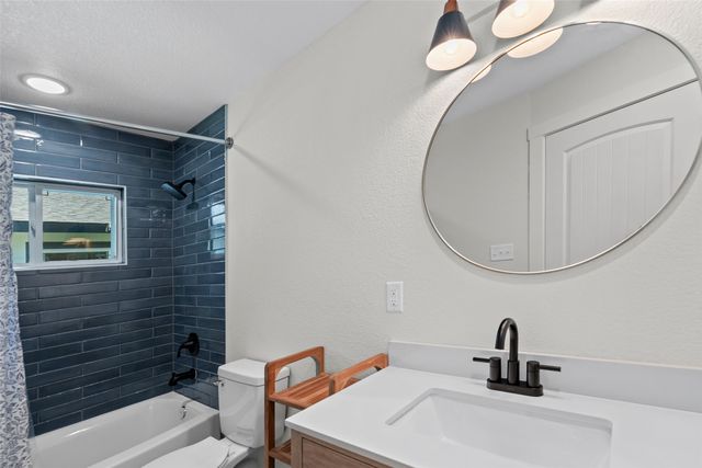 712 W Lake Drive, Weatherford, TX 76087