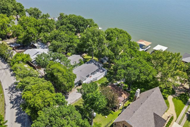 712 W Lake Drive, Weatherford, TX 76087