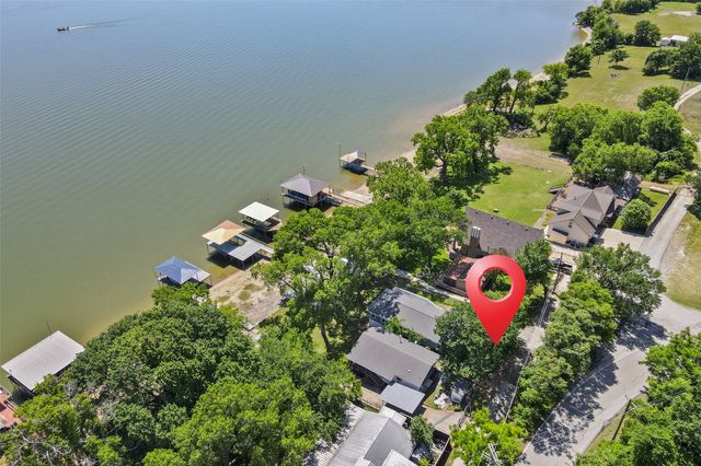 712 W Lake Drive, Weatherford, TX 76087