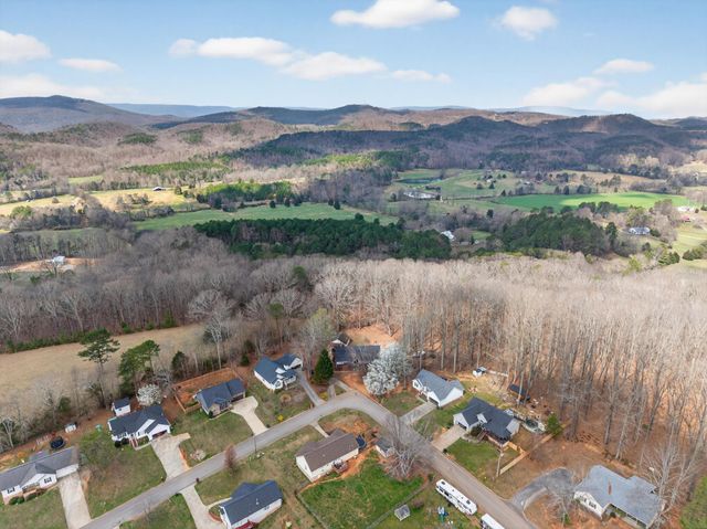 333 Windsong Drive, La Fayette, GA 30728