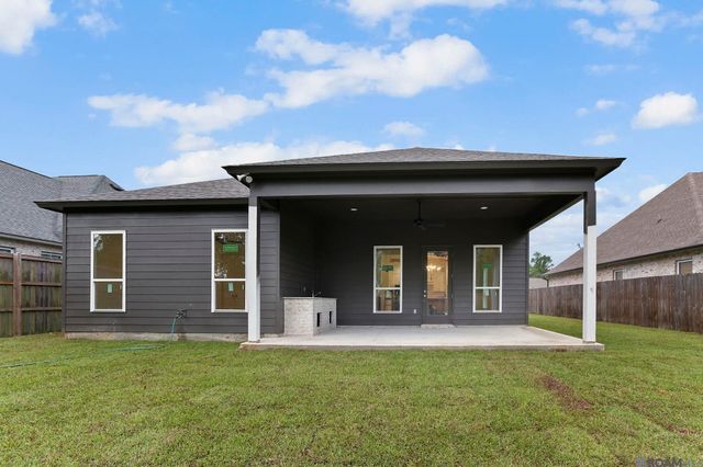 17470 Lions Ear Ln, Prairieville, LA 70769