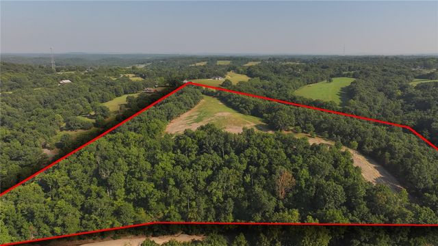 Lake Point Drive, Lowell, AR 72745