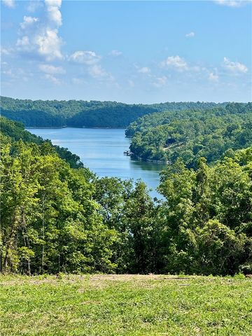 Lake Point Drive, Lowell, AR 72745