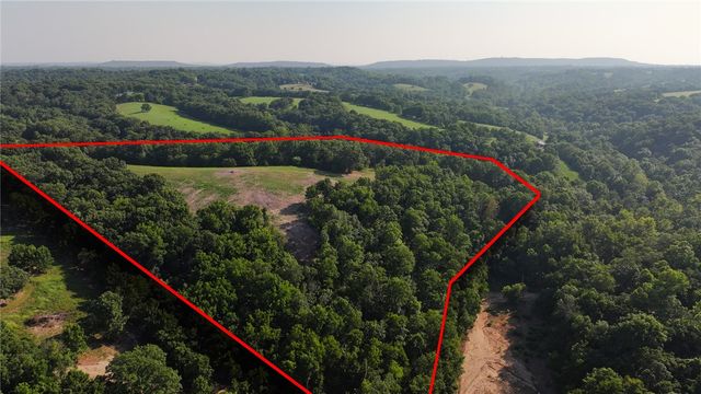Lake Point Drive, Lowell, AR 72745