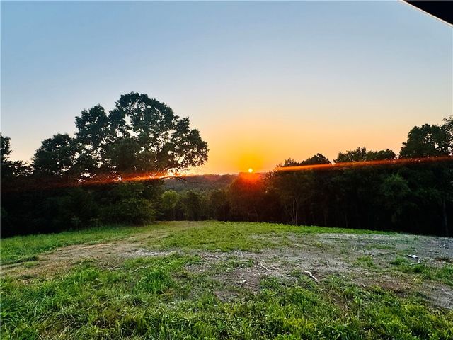 Lake Point Drive, Lowell, AR 72745