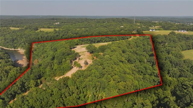 Lake Point Drive, Lowell, AR 72745