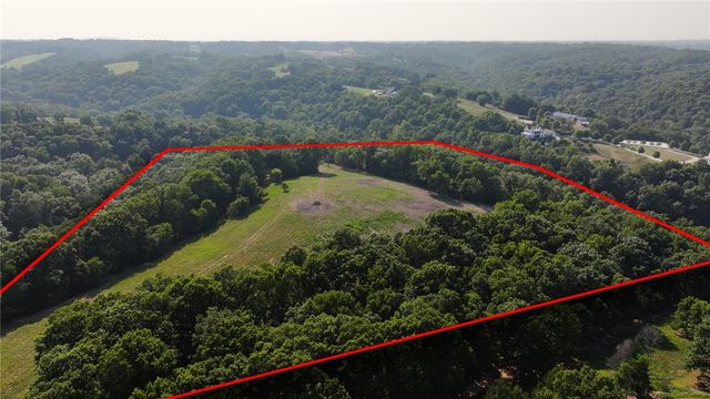 Lake Point Drive, Lowell, AR 72745