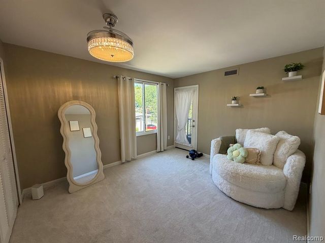 2445 Riverside Drive 206, Trenton, MI 48183