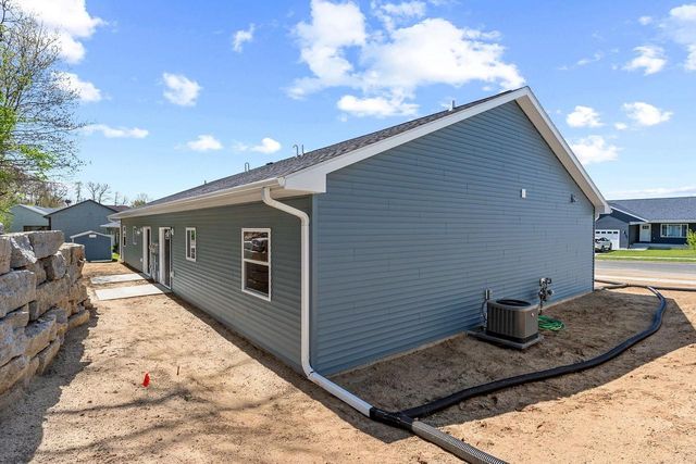 2444 Russell Court, Reedsburg, WI 53959