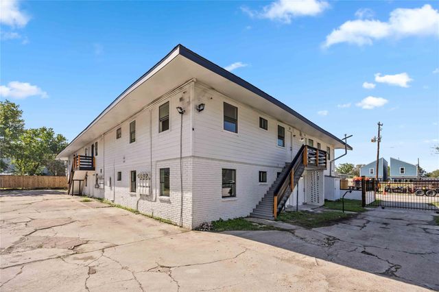 6811 Del Rio Street 2, Houston, TX 77021