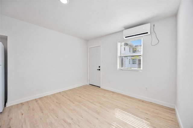 6811 Del Rio Street 2, Houston, TX 77021