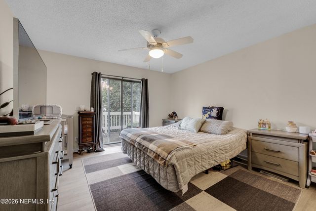 5811 ATLANTIC Boulevard 201, Jacksonville, FL 32207