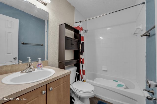 5811 ATLANTIC Boulevard 201, Jacksonville, FL 32207