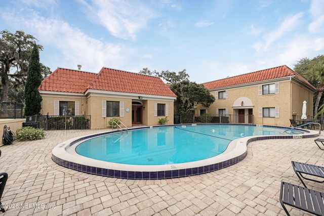 5811 ATLANTIC Boulevard 201, Jacksonville, FL 32207