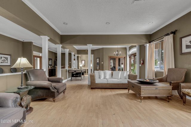 5811 ATLANTIC Boulevard 201, Jacksonville, FL 32207