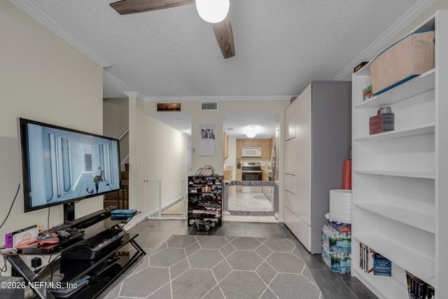 5811 ATLANTIC Boulevard 201, Jacksonville, FL 32207