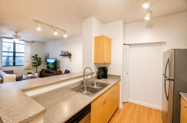 1919 Van Buren St 115A, Hollywood, FL 33020