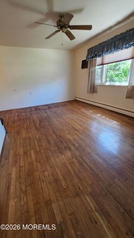 3 Newport Place, Toms River, NJ 08753